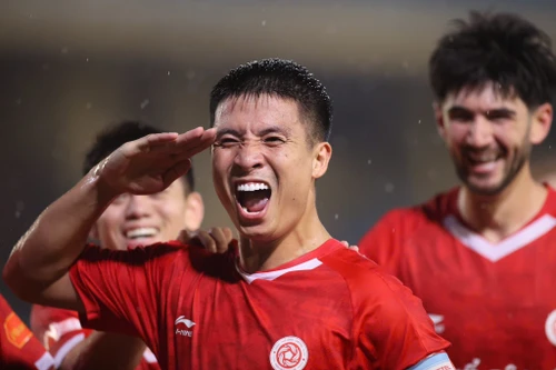 Bùi Tiến Dũng đưa Thể Công Viettel lên top 3 V-League 2025/26