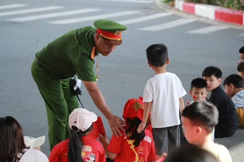 Những 'mầm non đất nước' được Công an Hà Nội quan tâm đặc biệt ở Đại lễ A80