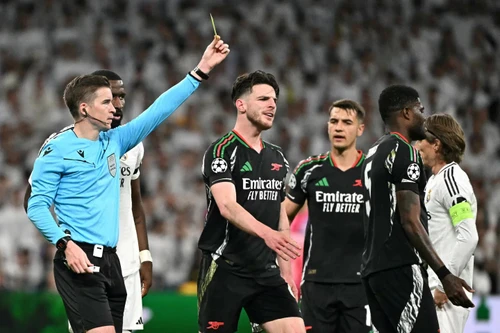 Rice trách móc đồng đội dù Arsenal vào bán kết