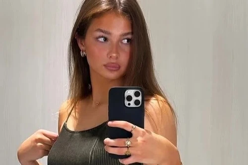 Xuất hiện "nữ cầu thủ xinh đẹp nhất thế giới" hoàn toàn mới