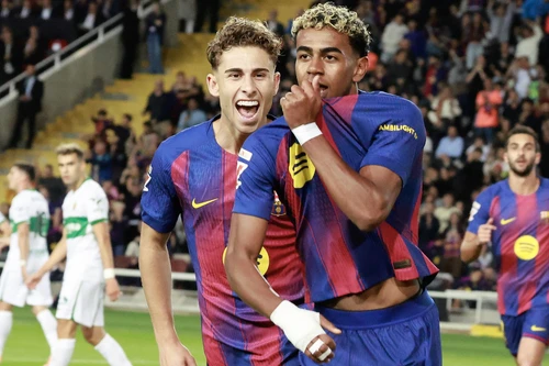 Barca nguy cơ bị cấm dự Champions League