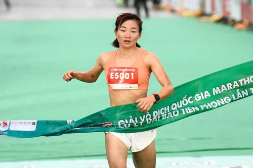 Nguyễn Thị Oanh, Hoàng Nguyên Thanh không có đối thủ ở Tiền Phong Marathon