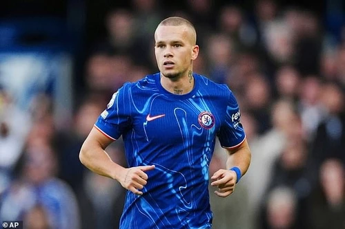 Sự thật vụ ngôi sao Chelsea bỏ bóng đá sang thi đấu điền kinh