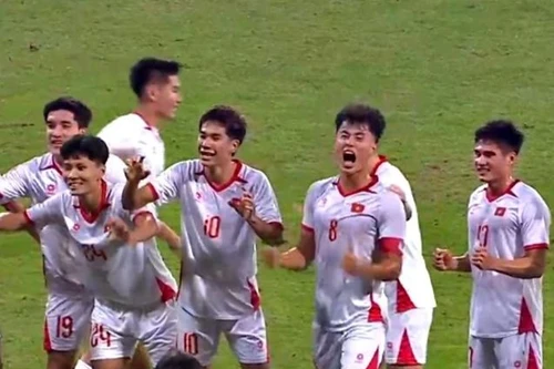 U22 Việt Nam đánh bại chủ nhà U22 Trung Quốc