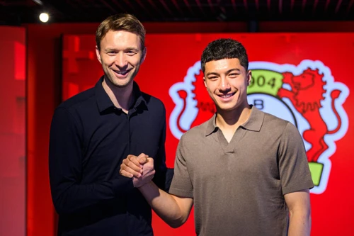 Cầu thủ có mẹ người Việt Nam gia nhập Leverkusen