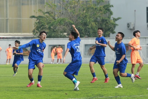 Loại đối thủ giàu truyền thống, THPT Phan Huy Chú xứng danh 'kẻ thách thức'