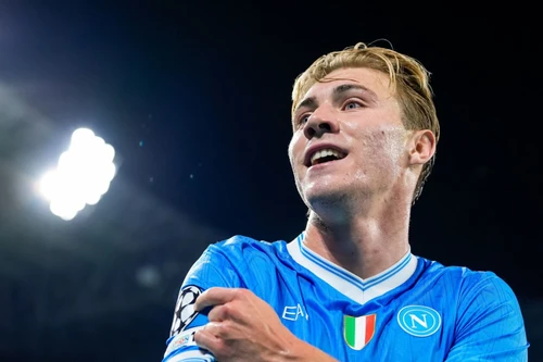 Tiền đạo MU lập cú đúp ở Champions League