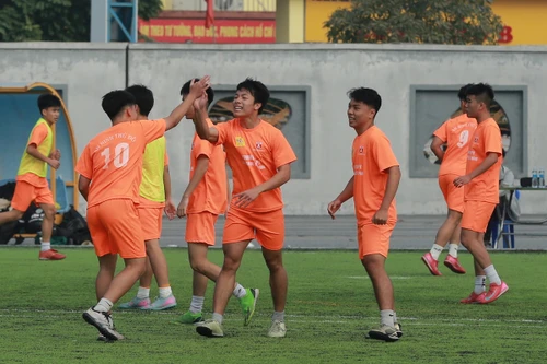 Vinschool Ocean Park và Xuân Mai cùng vào vòng 1/16 nhờ chiến thắng sít sao