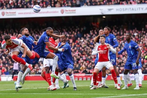 Arsenal vượt ải Chelsea, nuôi hy vọng bắt kịp Liverpool