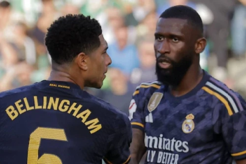 Bellingham và đồng đội Real xô xát trước trận đại chiến Arsenal