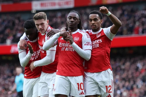 Arsenal tái lập kỷ lục phòng ngự khó tin của MU