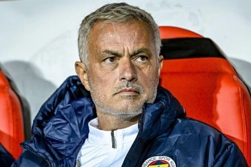 HLV Mourinho bị Fenerbahce sa thải: Lý do thực sự sau quyết định chấn động