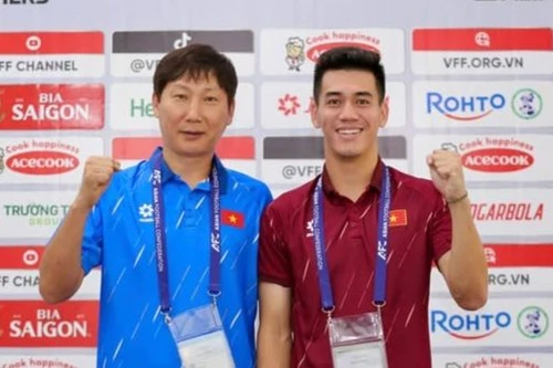 HLV Kim Sang-sik muốn tuyển Việt Nam thắng đậm Lào