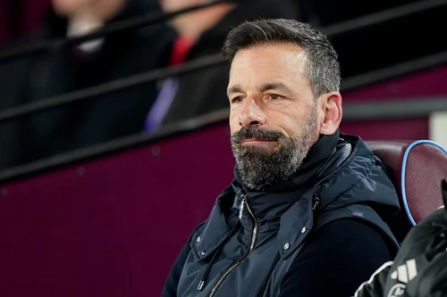 Van Nistelrooy bất lực, nguy cơ Leicester xuống hạng hiện rõ