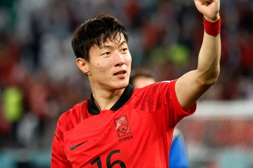 Tiền đạo Hàn Quốc bị kết án 1 năm tù vì quay lén cảnh 'chăn gối'