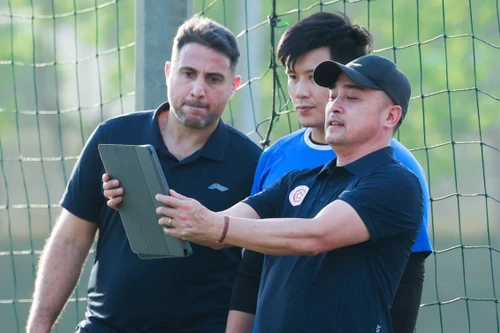 HLV Nguyễn Đức Thắng bất ngờ chia tay Thể Công Viettel