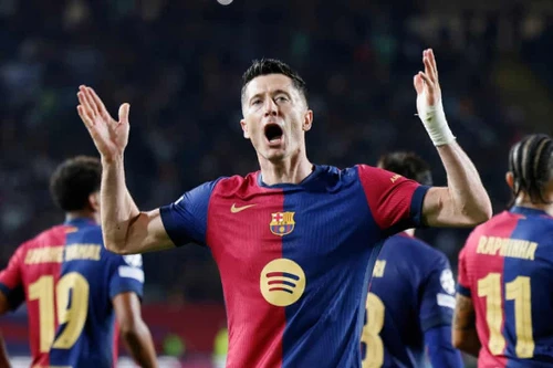 Vùi dập Dortmund, Barca đặt một chân vào bán kết Champions League