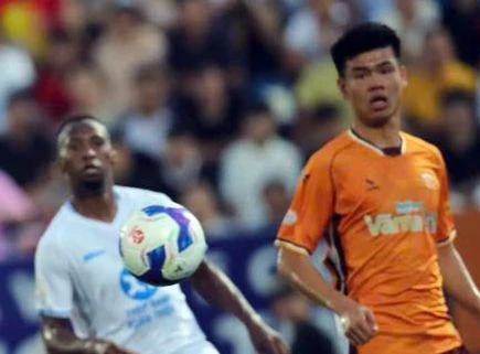 HAGL thua đậm nhất từ đầu V-League 2024/25