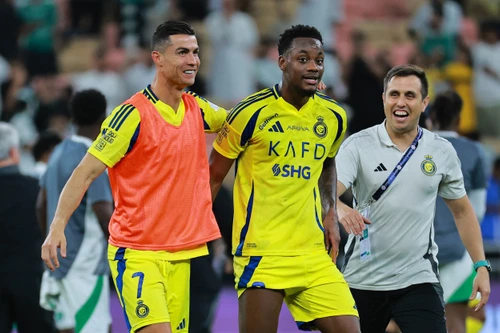 Đồng đội Ronaldo chia tay Al Nassr vì không được ngủ cùng bạn gái