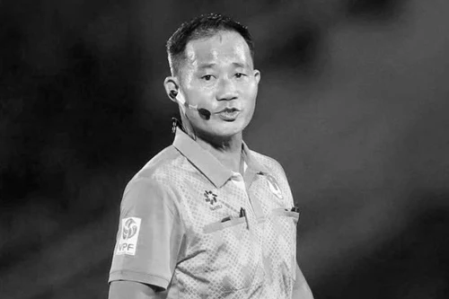 Trọng tài Trần Đình Thịnh nằm xuống sau câu nói cuối cùng lay động lòng người