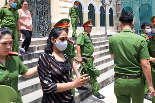 [Tin nhanh tối 24-8-2020] Mang ma túy vào Việt Nam, người phụ nữ Malaysia bị tuyên án tử hình