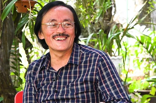 [ẢNH] 'Giang Còi' có phải nghệ sĩ hài truân chuyên nhất Việt Nam?