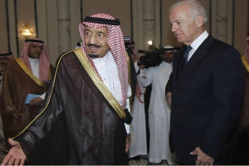 Cuộc điện đàm lần đầu giữa Tổng thống Mỹ và Quốc vương Ả Rập Xê-Út diễn ra thế nào?