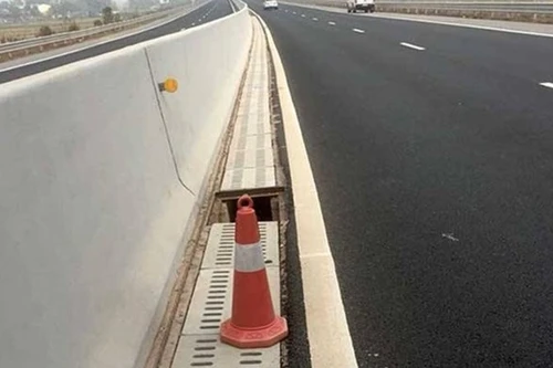 [Tin nhanh tối 6-2-2021] Bắt giữ đối tượng lấy trộm 27 tấm đan trên cao tốc Bắc Giang - Lạng Sơn