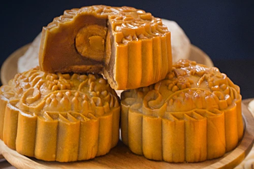 [ẢNH] ‘Bật mí’ bí quyết giúp ăn bánh Trung thu không lo béo