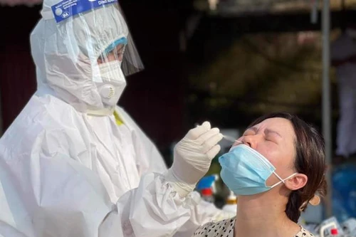 [Tin nhanh tối 12-7-2021] Điều chỉnh thời gian cách ly y tế người về từ TP HCM lên 14 ngày