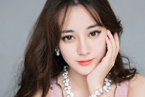 [ẢNH] Nhan sắc của những mỹ nhân Cbiz gắn liền với biệt danh 'bình hoa di động'