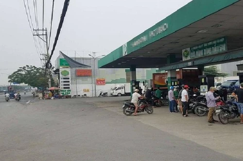 [Tin nhanh tối 22-1-2021] Người đàn ông bị đạn cao su ghim vào cằm sau nhiều tiếng súng nổ