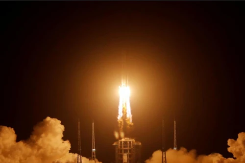 Tàu thăm dò Mặt trăng của Trung Quốc trở lại Trái đất an toàn 