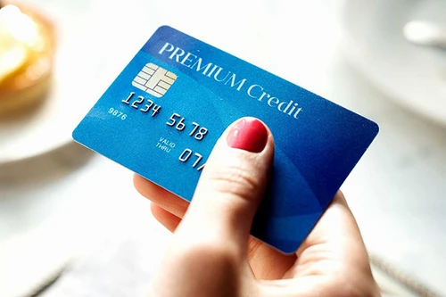 [ẢNH] Những điều cần biết để tránh 'tiền mất tật mang' khi sử dụng thẻ tín dụng