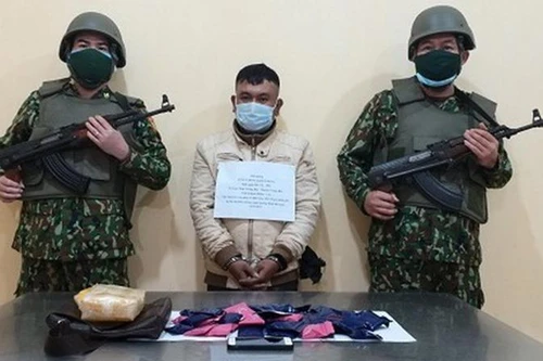 [Tin nhanh sáng 1-2-2021] Bắt giữ 2 đối tượng vận chuyển gần 14.000 viên ma túy