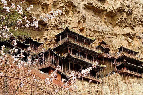 [ẢNH] Những công trình 'cheo leo' trên vách đá nổi tiếng trên thế giới