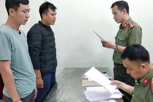 [Tin nhanh sáng 10-4-2021] Khởi tố nhóm đối tượng đưa người Trung Quốc xuất cảnh trái phép