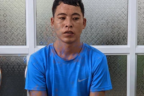 [Tin nhanh tối 8-10-2021] Bố mang con trai 4 tuổi sang Trung Quốc để gán nợ