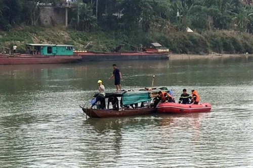 [Tin nhanh tối 16-4-2021] Nữ sinh lớp 10 gieo mình xuống sông Lam tự vẫn