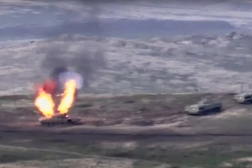 Armenia-Azerbaijan giao tranh ác liệt, nhiều người thiệt mạng