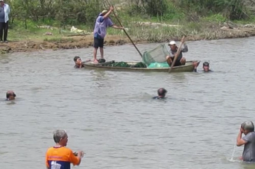 [Tin nhanh tối 19-2-2021] Đi bắt ốc, hai anh em đuối nước tử vong