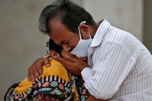 Người dân tích trữ oxy khiến khủng hoảng Covid-19 ở Ấn Độ thêm trầm trọng