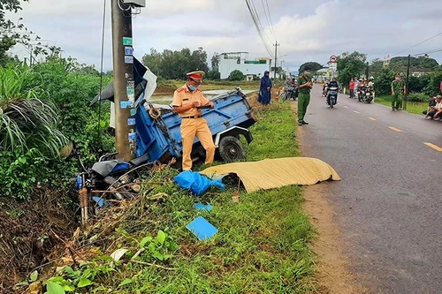 [Tin nhanh tối 3-12-2022] Xe lôi tông trụ điện, một phụ nữ tử vong