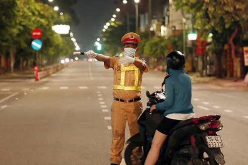 [Tin nhanh sáng 26-7-2021] Người dân TP.HCM không được ra đường từ 18 giờ đến 6 giờ hôm sau