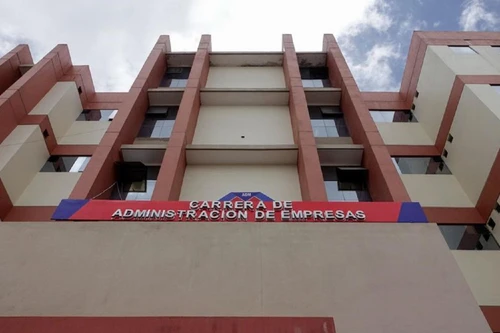 Bảy sinh viên tử vong khi ngã từ tầng 4 của trường đại học 