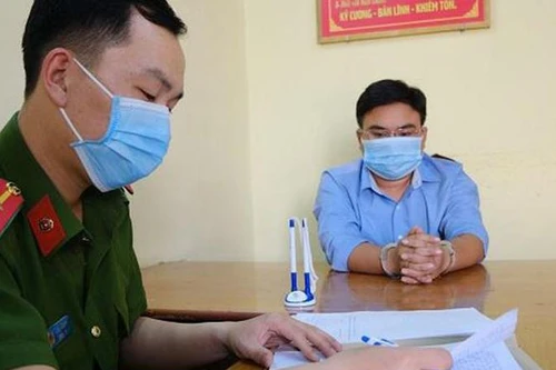 [Tin nhanh sáng 27-2-2021] Thuê khách sạn 4 sao, nam thanh niên trộm cắp tài sản trị giá hơn 500 triệu đồng