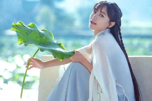 [ẢNH] Hành trình trở thành 'tiên nữ đồng quê' nổi tiếng trên YouTube của Lý Tử Thất