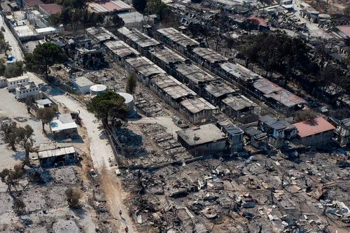 Cháy trại tị nạn ở Hy Lạp: Nỗi lo bùng phát đại dịch Covid 19 trong 13.000 người 