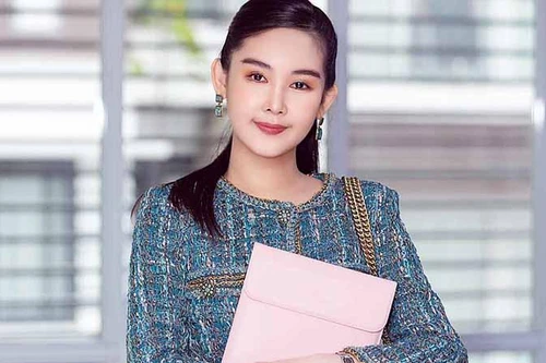 [ẢNH] Ở tuổi 25, Hoa hậu Đại dương 2017 Lê Âu Ngân Anh có gì?