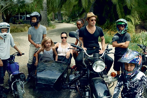 [ẢNH] Hành trình “lột xác” ngoạn mục của các “thiên thần” nhà Angelina Jolie – Brad Pitt